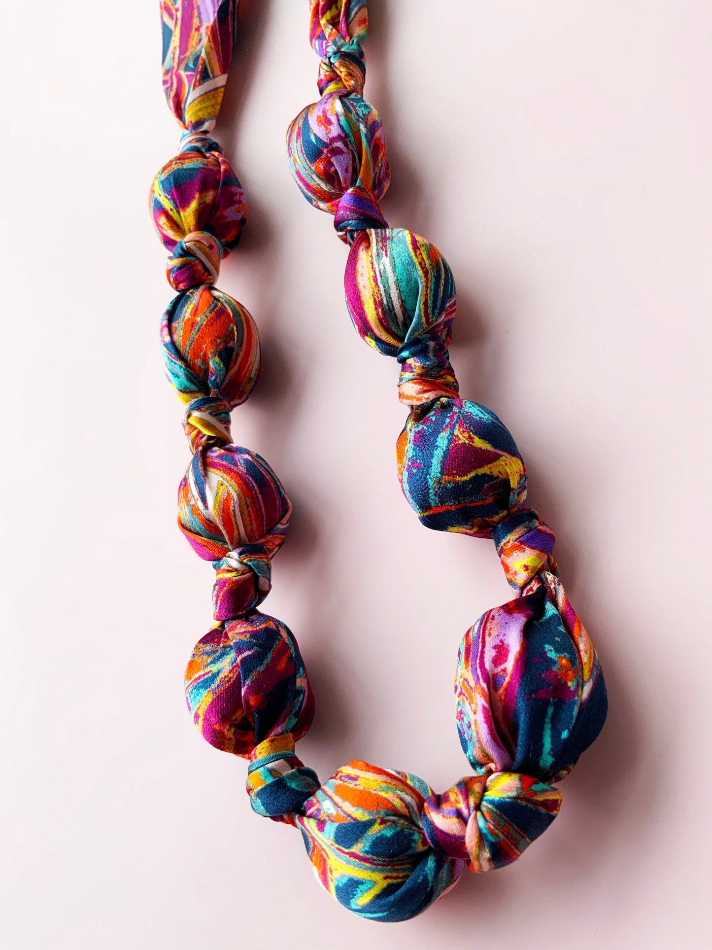 LANYA_TROPICANA_FROOTI_JUNGLE_PRINT_SILK BEAD_NECKLACE_UPCLOSE