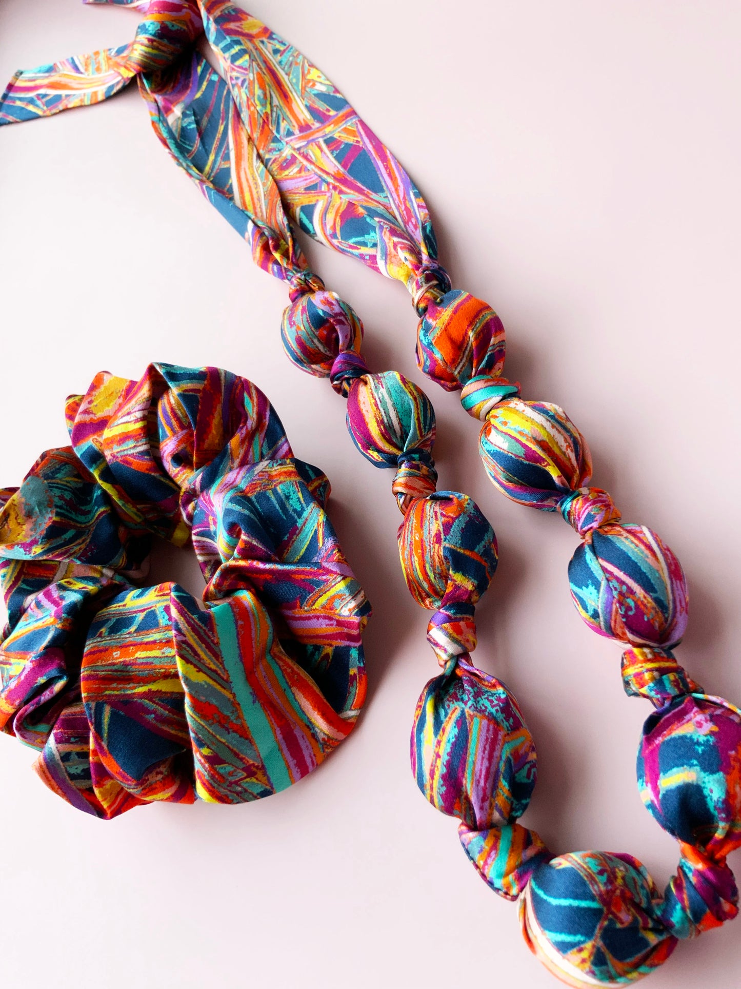 LANYA TROPICANA FROOTI JUNGLE PRINT SILK SCRUNCHIE & BEADED NECKLACE