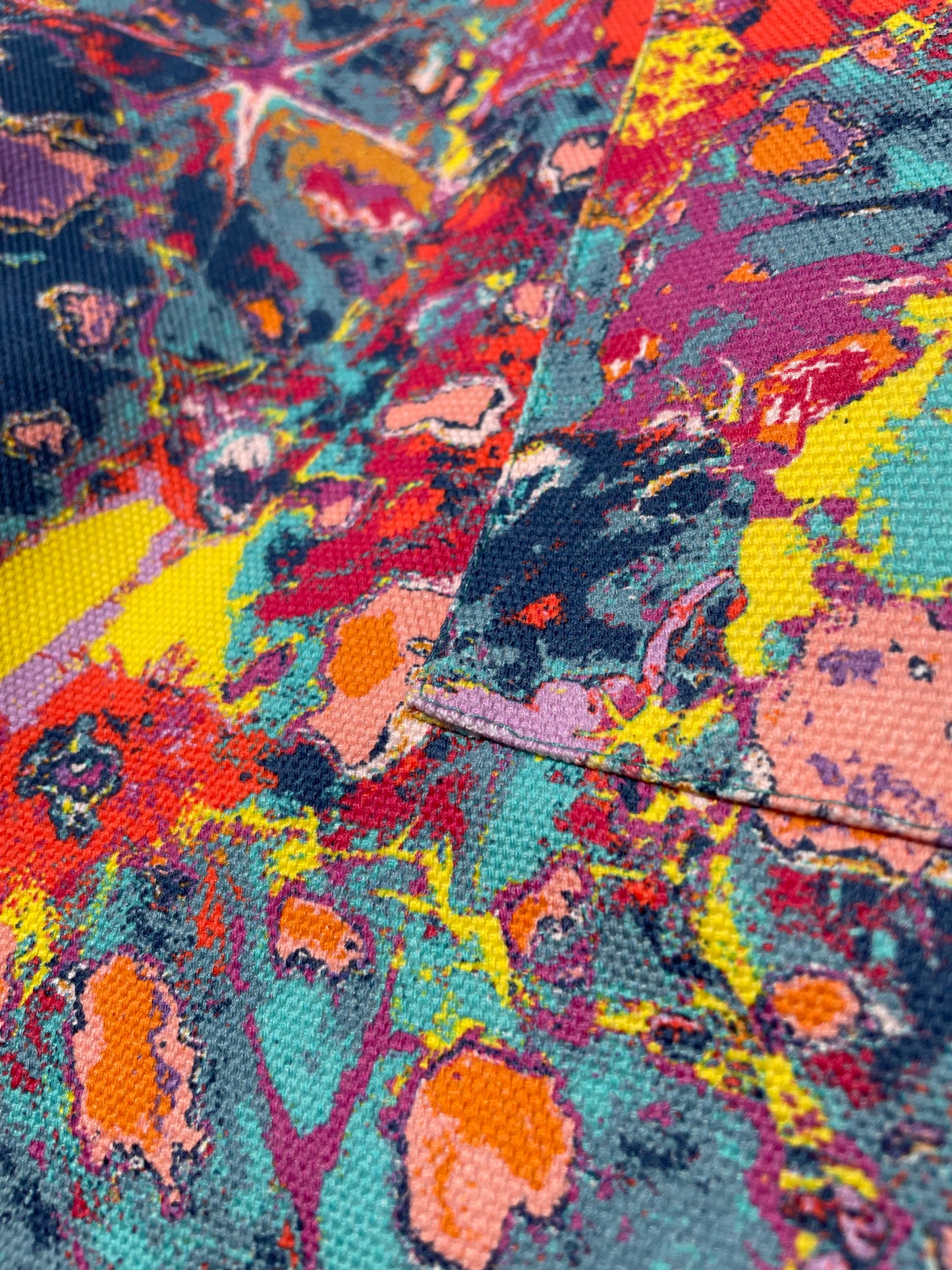 LANYA TROPICANA FROOTI REEF PRINTED ORGANIC COTTON CANVAS COLOURFUL MAXIMAL SUSTAINABLE TOTE BAG DESIGN DETAIL CLOSEUP