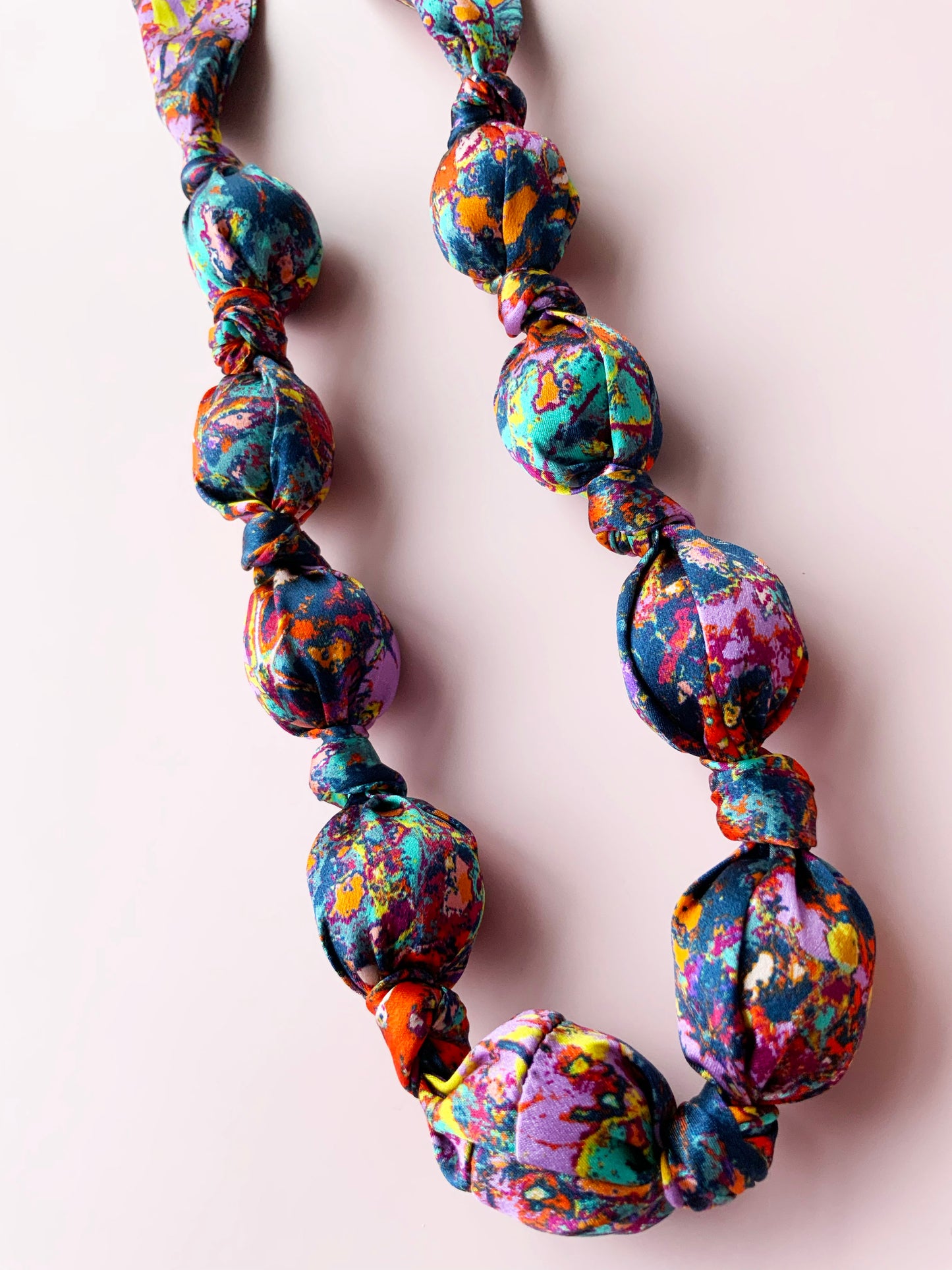 LANYA TROPICANA FROOTI REEF PRINT SILK BEADED NECKLACE CLOSEUP