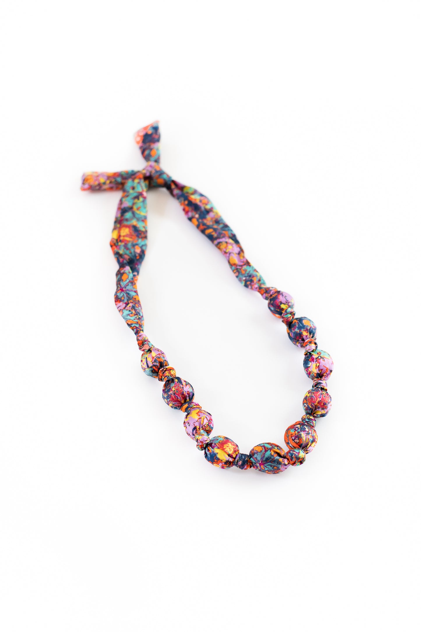LANYA_TROPICANA_FROOTI_REEF_PRINT_SILK_BEADED_NECKLACE_WHITEBG