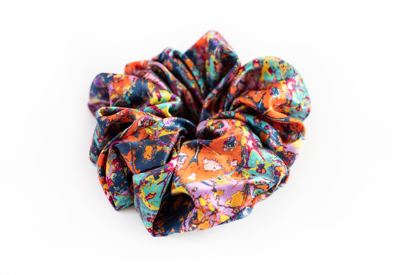 LANYA TROPICANA FROOTI REEF SCRUNCHIE UPCLOSE WHITE BG