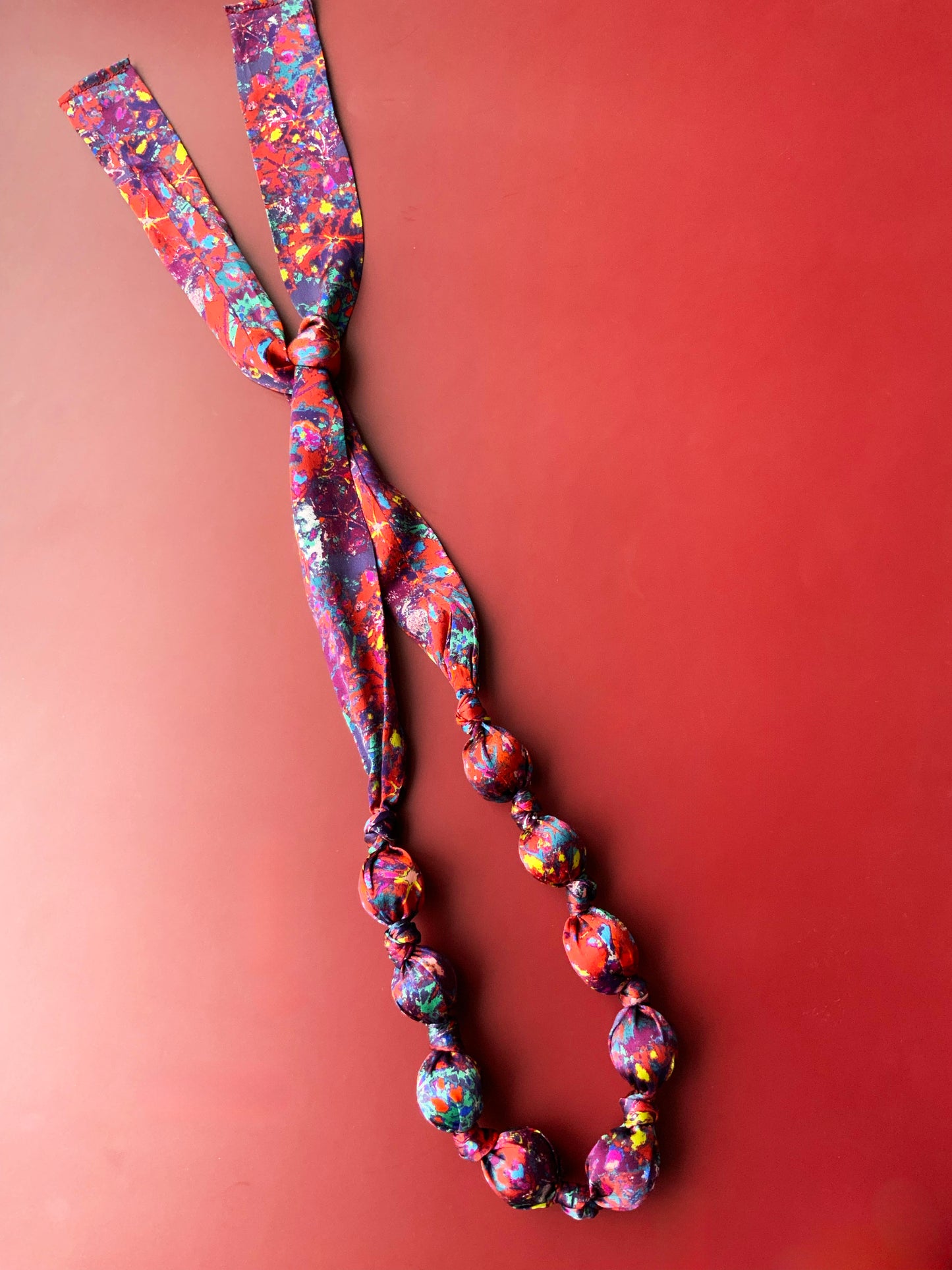 LANYA TROPICANA SUNDOWN REEF PRINT SILK BEAD NECKLACE