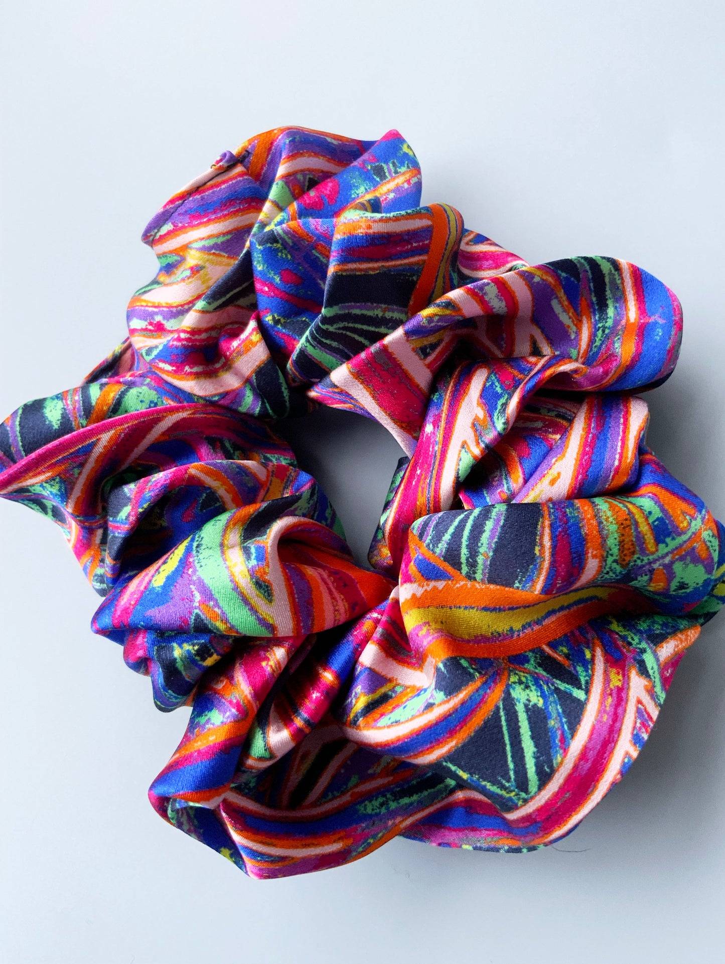 LANYA TROPICANA ZEST COLOURWAY JUNGLE PRINTED SILK SCRUNCHIE UPCLOSE
