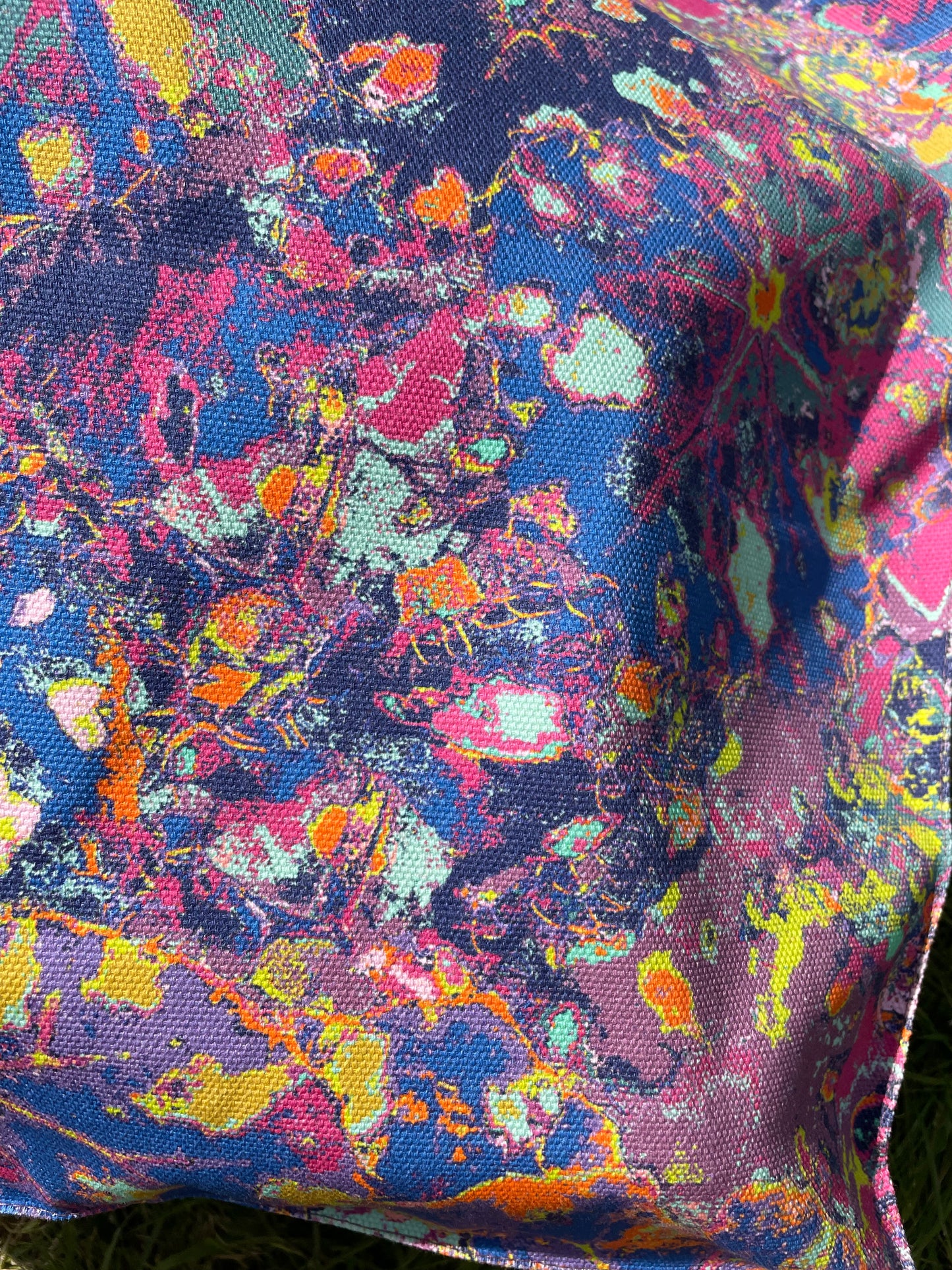 LANYA TROPICANA ZEST REEF PRINTED ORGANIC COTTON CANVAS COLOURFUL MAXIMAL SUSTAINABLE TOTE BAG BRAND ORIGINAL PATTERN DESIGN DETAIL