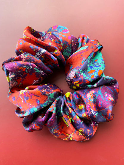 LANYA TROPICANA SUNDOWN REEF SILK SCRUNCHIE UPCLOSE