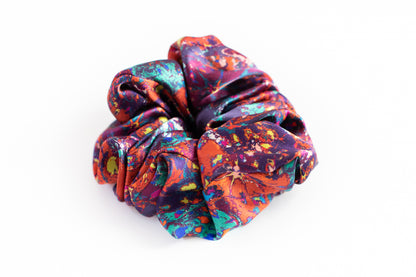 LANYA TROPICANA SUNDOWN REEF SILK SCRUNCHIE WHITE BACKGROUND UPCLOSE