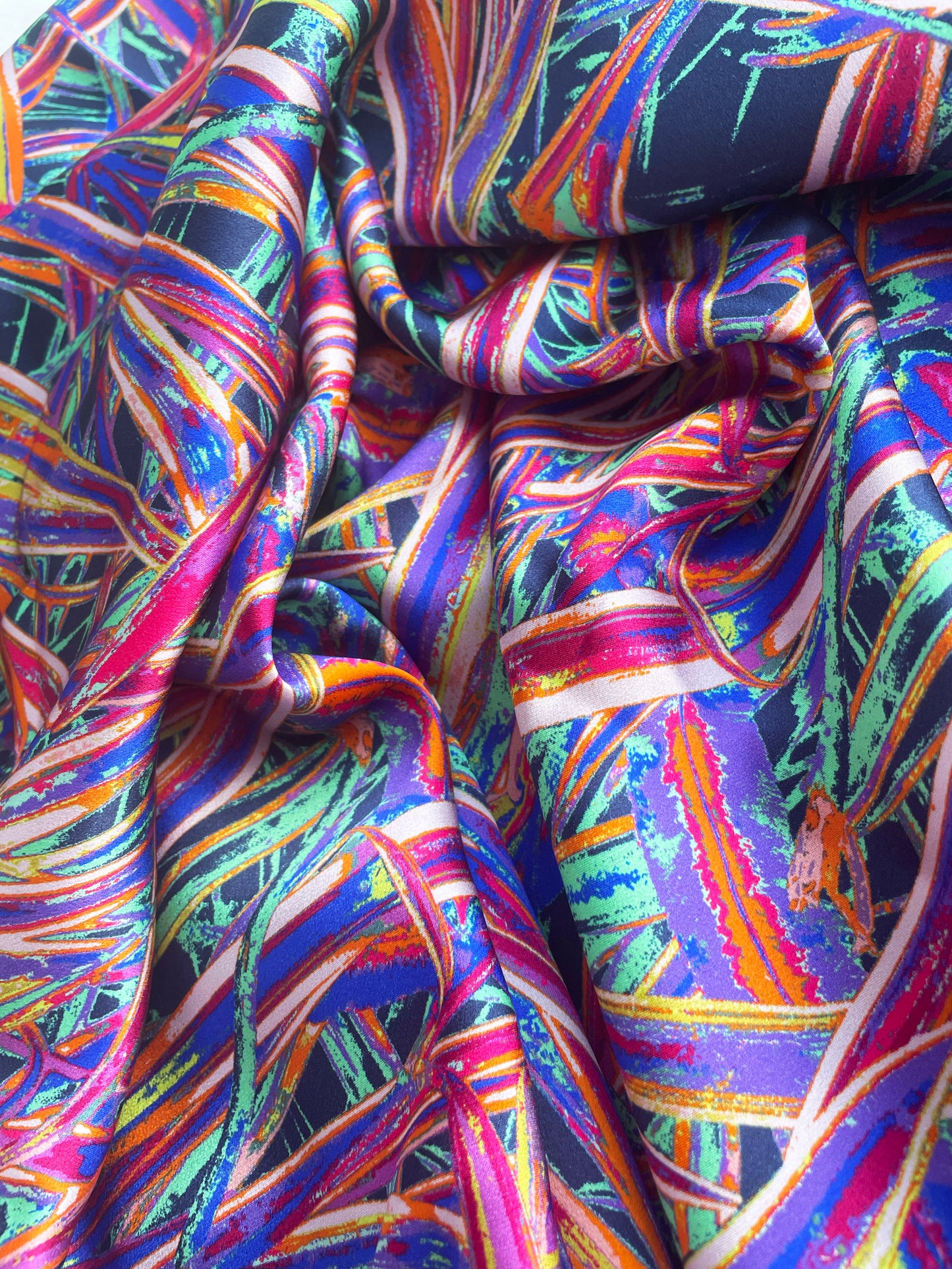 LANYA TROPICANA ZEST JUNGLE PRINT ORGANIC SILK SCARF UPCLOSE PRINT FABRIC DETAIL